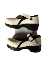 NEW SANITA Clogs, (Kids) Original White/1 Patent, Size 26