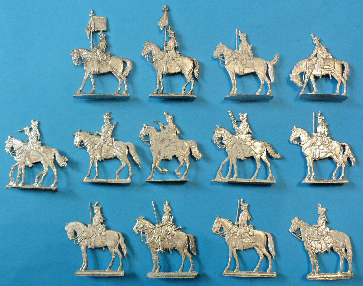 Plats d'étain - Zinnfiguren - Flat tin : 8 cavaliers Autriche