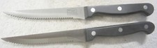 2 Chicago Cutlery 4E11D Couteau A Serrated steak Knives,Fine shape VTG knife