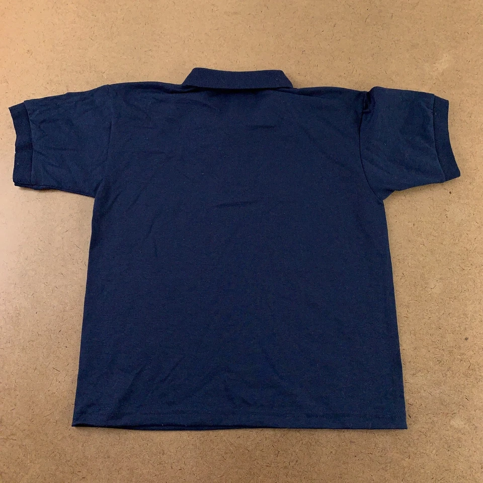 Polo Gildan Dryblend juvenil tamanho médio azul marinho manga curta nova - Imagem 3 de 3