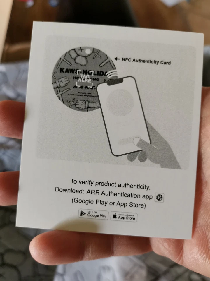 KAWS PELUCHE ACOMPAÑANTE VACACIONES HONG KONG limitado 207/2000 VIP SET DE 3 NGV NUEVO  Foto 3 de 4