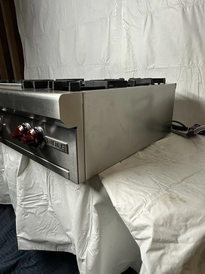 Wolf 36” Range Top - RT364C 4 Quemadores + Plancha Perillas Rojas Gas Natural Foto 4 de 4