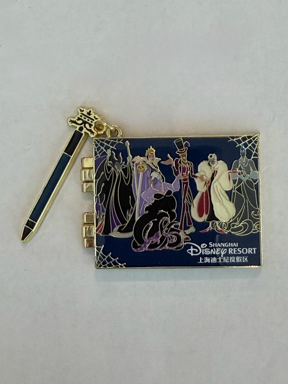 SDR Villains Autograph Book Evil Queen Curella Ursula  2025 Disney Pin H7