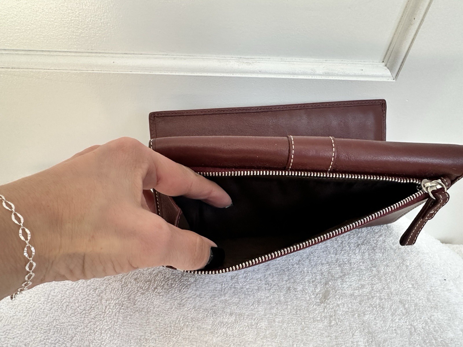 Coach Women's Leather Wallet Maroon Red Snap Closure thumbnail 4