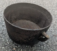 Antique Cast Iron Bean Pot Gypsy Kettle 3 Leg Cowboy Cauldron Gate Mark No Lid