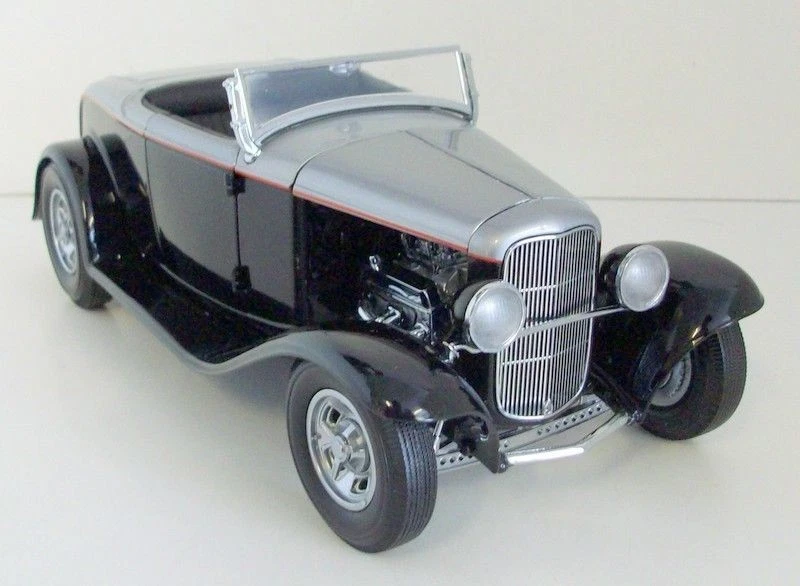 GMP 1/18 Scale - G1805008 Ford vintage Deuce Series #6 Highboy Black / silver - Image 4 of 4