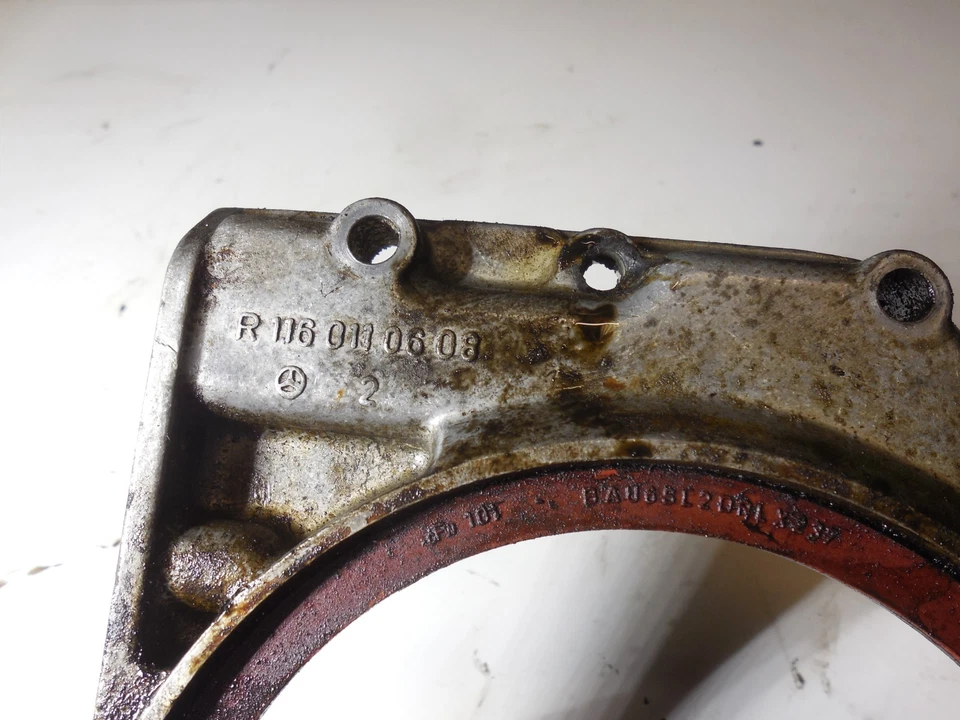 Cubierta de sello de aceite del cigüeñal principal trasero 1160110608 72-80 Mercedes Benz R107 450SL Foto 2 de 4