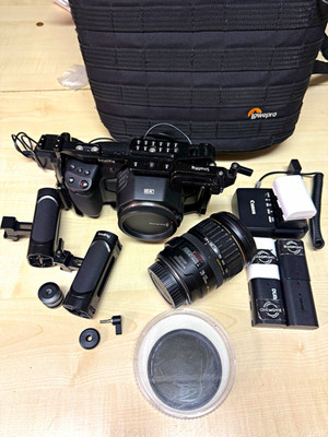 Blackmagic Design Pocket Cinema Camera 6K schwarz, SmallRig Cage, Canon 28-135mm