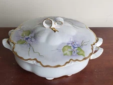 Hutschenreuther Bavaria Germany Covered Vegetable Tureen Scalloped Gold Floral