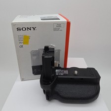 Sony Vertical Grip VG-C4EM- MISSING ONE SCREW FULLY FUNCTIONAL