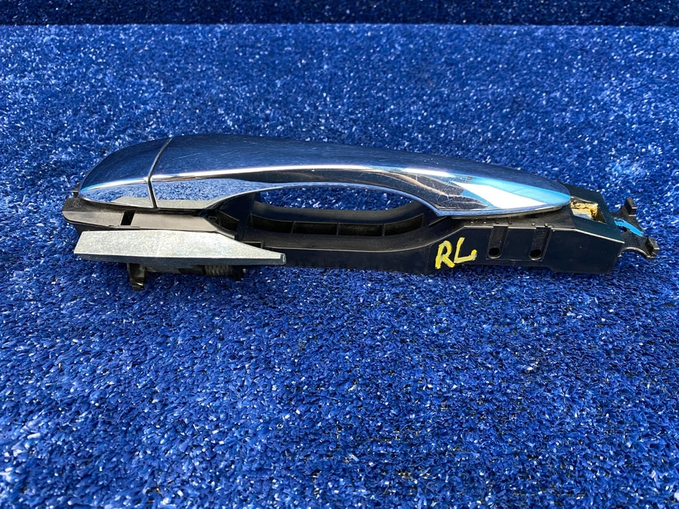 2017–2020 Nissan Pathfinder Rear Left Door Outer Handle Chrome OEM - Image 4 of 4