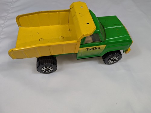 Vintage 1970’s Tonka Green and Yellow Dump Truck Pressed Steel Model # 13190 - Picture 3 of 9