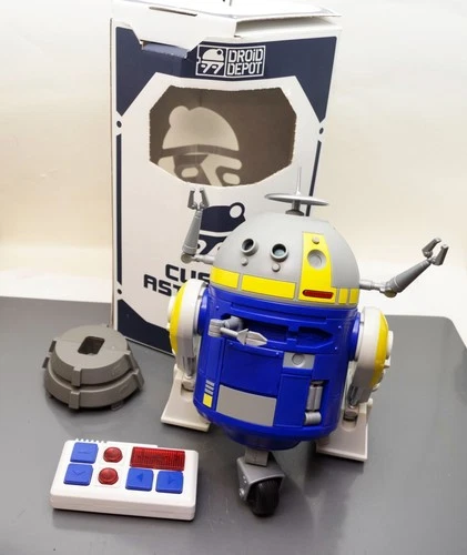Disney Galaxy's Edge Droid Depot C Series Complete Droid With Remote Control