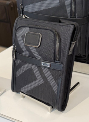 NEW Tumi ALPHA 9.5” POCKET BAG SMALL Sling Crossbody - REFLECTIVE