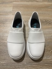 Gales White Slip-On Medical Work Shoes Solid Pattern Healthcare Footwear