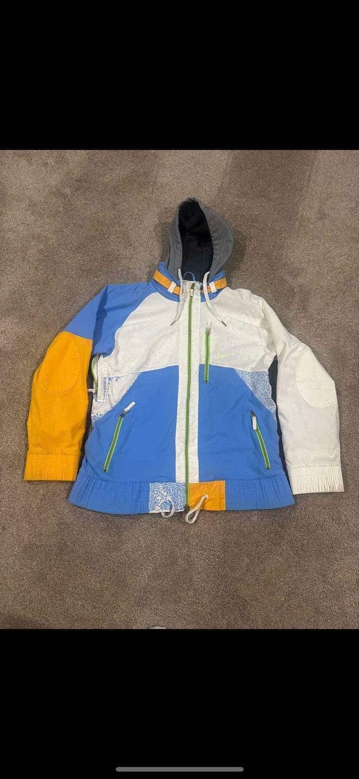Size Large. Great Condition