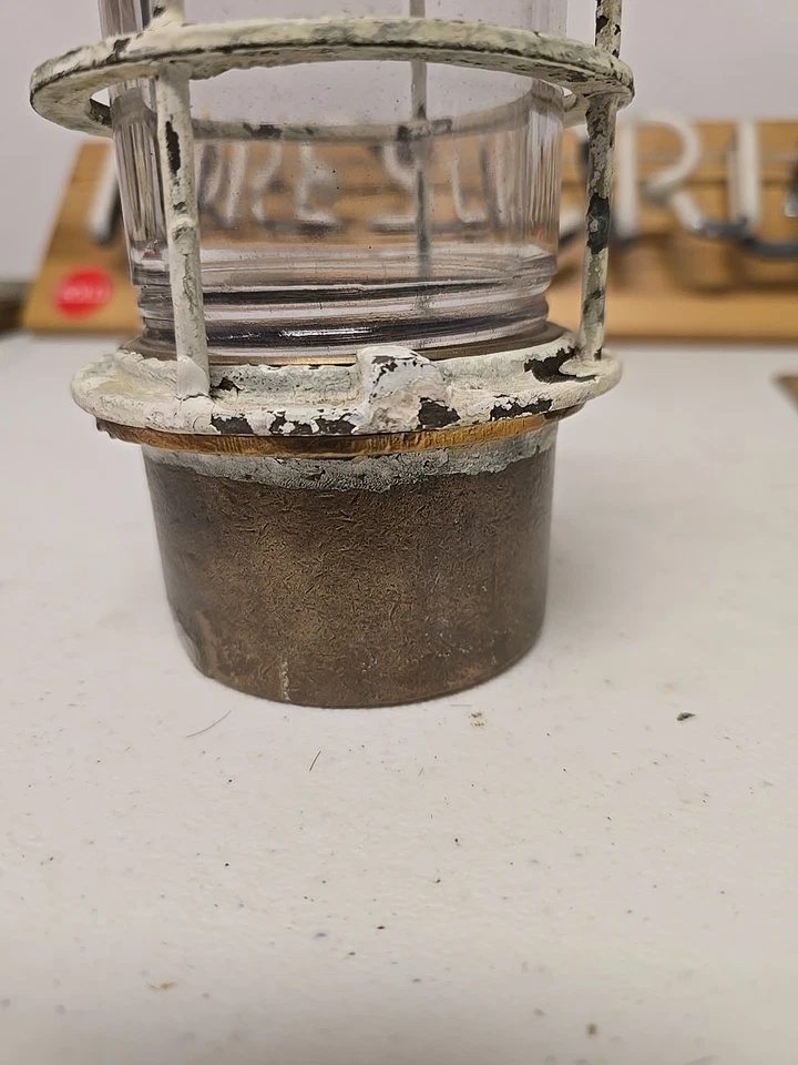 Auténtico mamparo vintage montado en poste de hierro y latón para barco náutico marino Foto 2 de 4