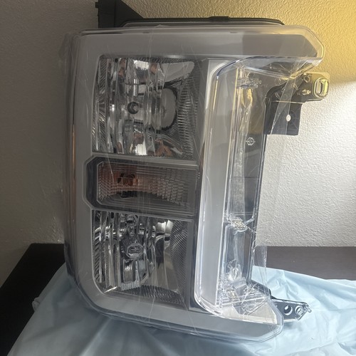 New Take Off (NTO) OEM Ford Super Duty Halogen Headlight Pair - PC3Z13008H & PC3Z13008G