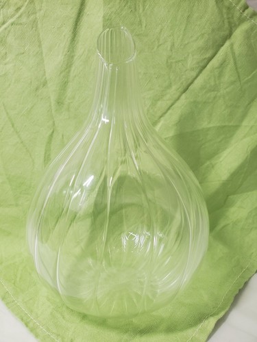 Athezza Home Venetian Art Glass Ribbed Vase - Picture 17 of 17