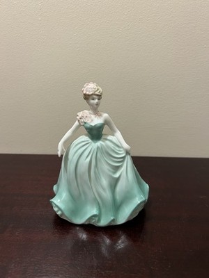 Coalport Figur    Debutant of the Year 1999   Epsom Summer Ball 
