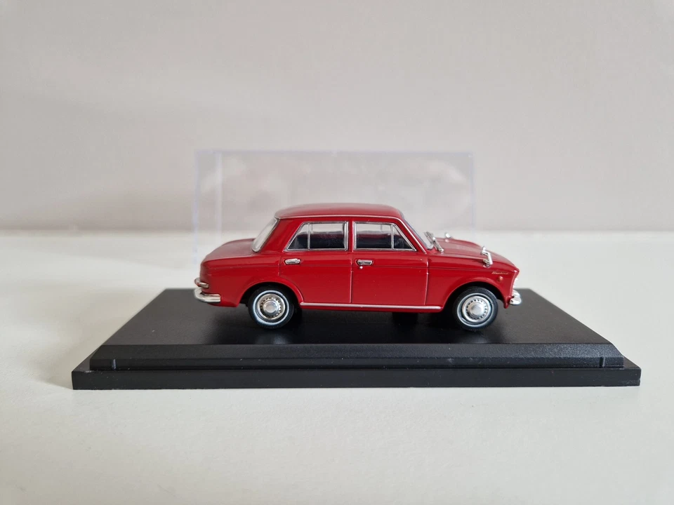 Hachette Norev 1/43 Nissan Bluebird - Rosso - 1963 - Immagine 3 di 4
