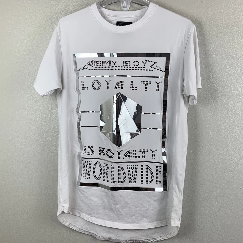 Remy Boyz white studded designed short sleeve Logo Men's T-Shirt Size Medium - Image 2 of 4