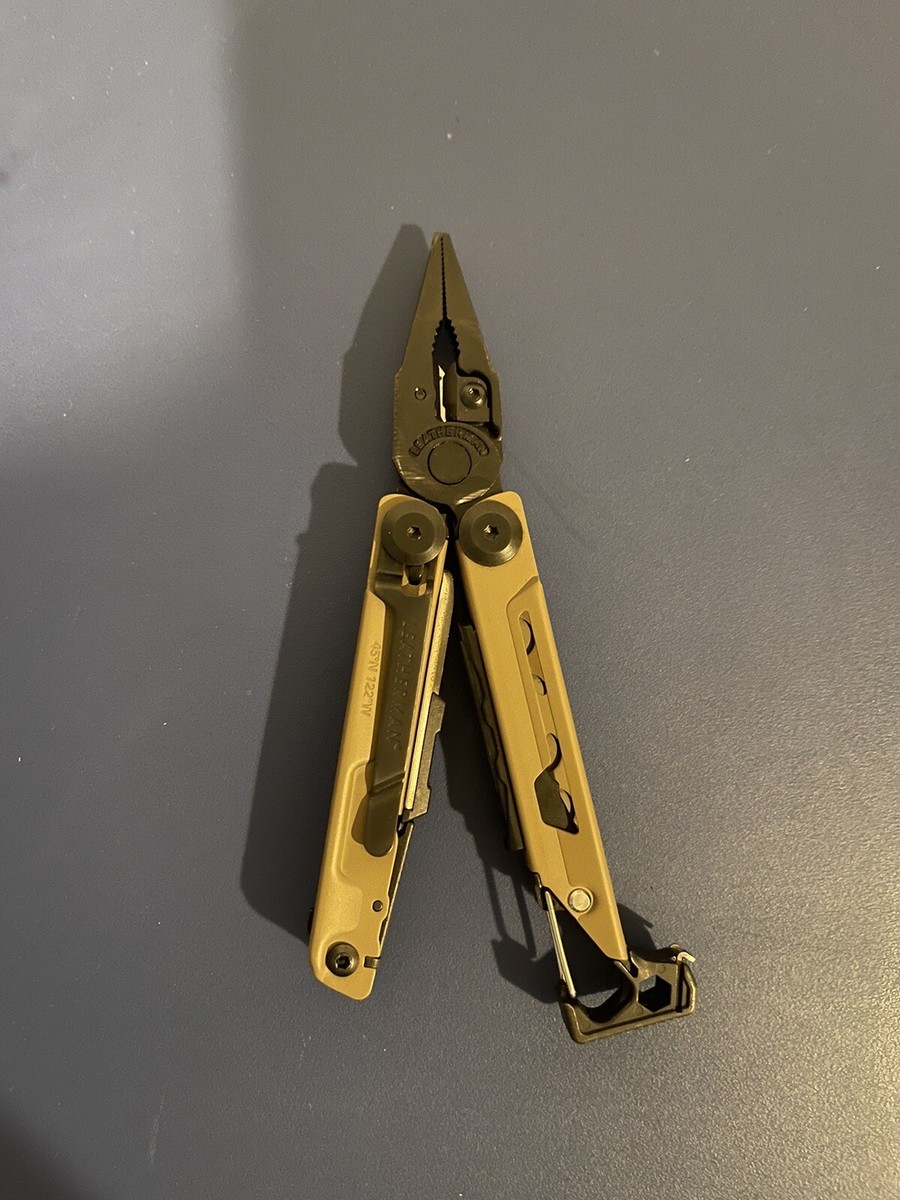 Leatherman Signal Multi-Tool in Coyote Tan FREE SHIPPING