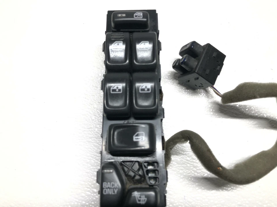 Door Switch Front BUICK RAINIER 04 - Image 3 of 4