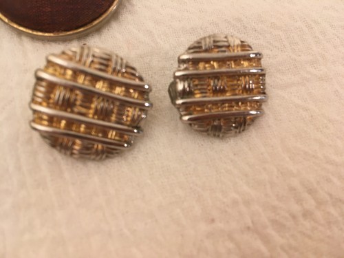 Lot 5 Pair Vintage Costume Clip-on Earrings Gold tone Mid Century Fabric Plastic - Picture 2 of 6