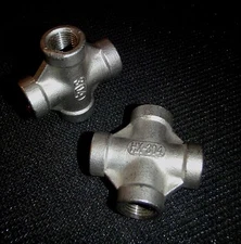 STAINLESS STEEL 4 WAY 1/4" NPT PIPE CROSS UNION 4W-025