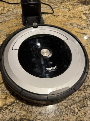 iRobot Roomba 690 Wi-Fi Connected Robot Vacuum Cleaner