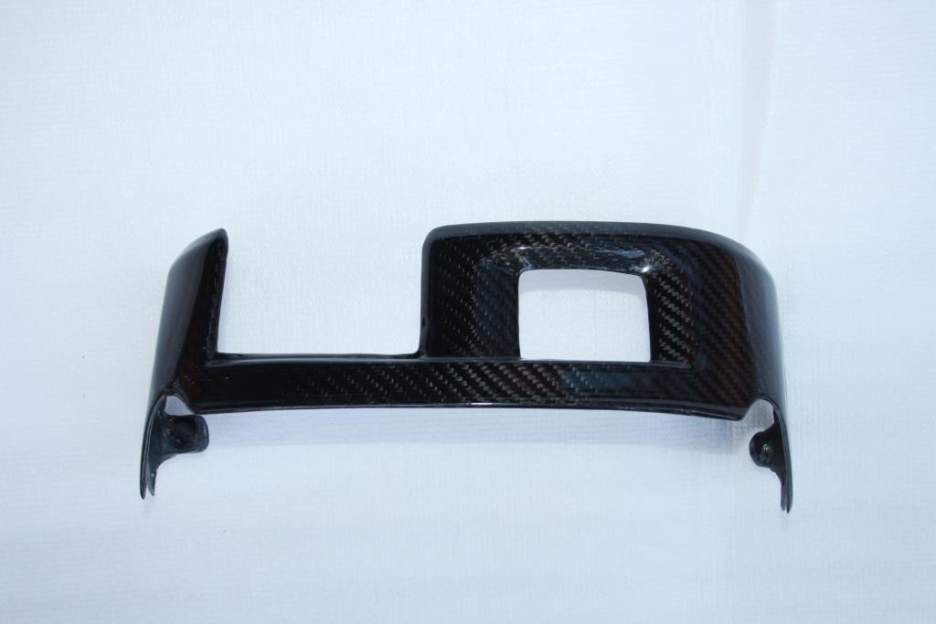 Cache phare carbone BMW K1300R idéal pour vos sorties dynamiques