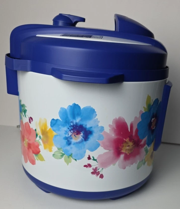 Instant Pot LUX Breezy Blossoms 6-in-1 Multi-Use Programmable Pressure Cooker - Image 3 of 4