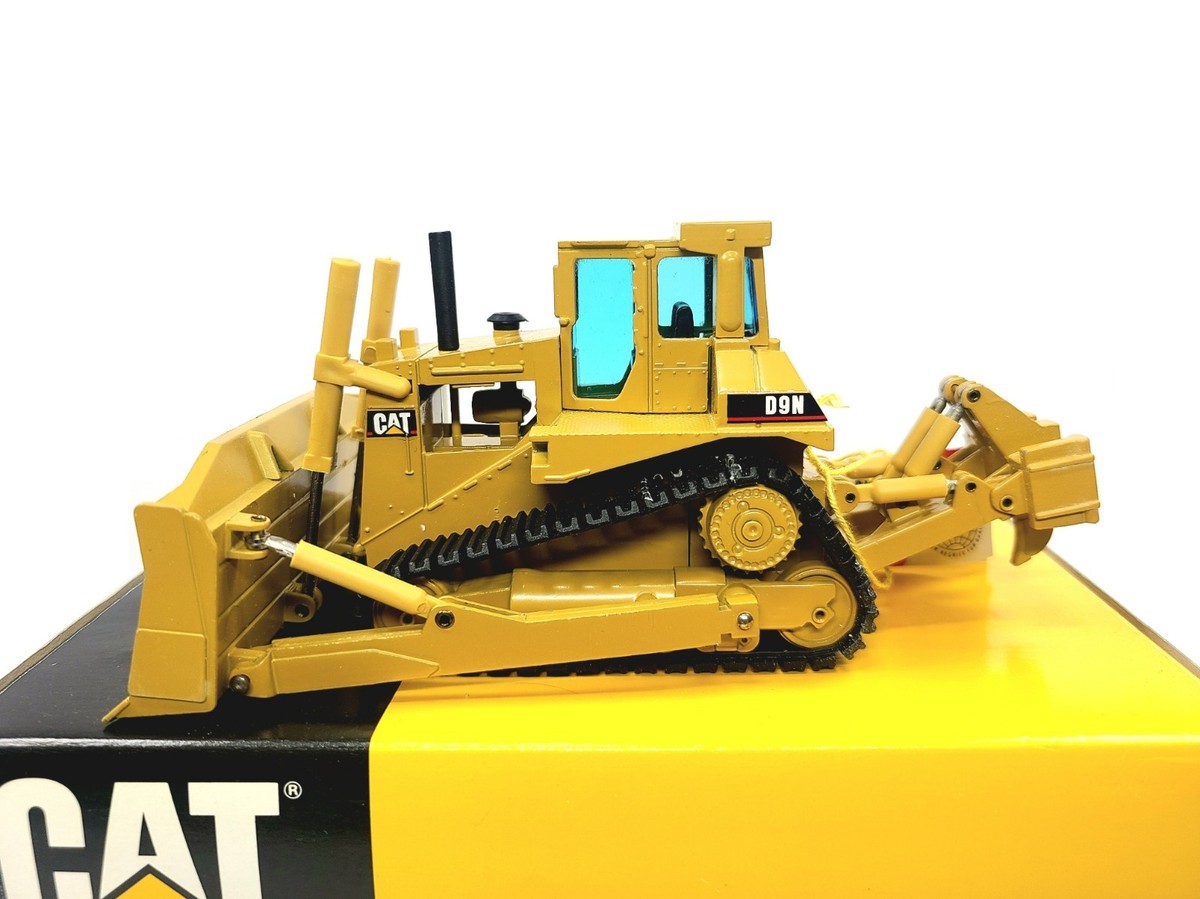 Caterpillar Cat D9N Dozer with Ripper - NZG 1:50 Scale Diecast