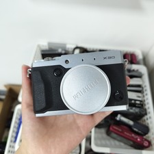 90 New Fujifilm Fuji X30 12.0MP Digital Camera W/Charger - Silver Tested