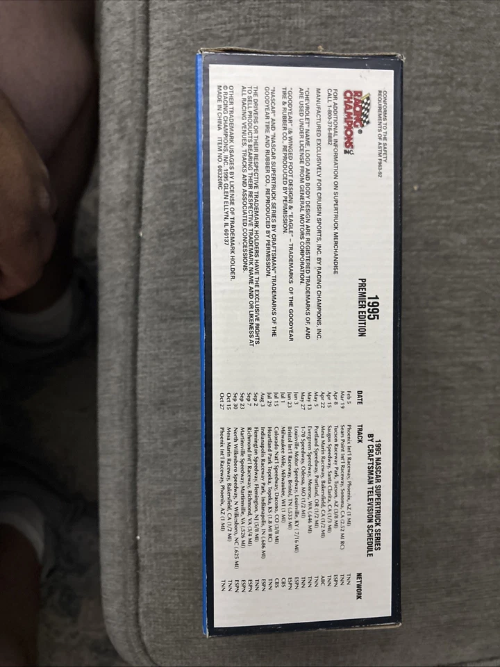 Camión de campeones de carreras fundido a presión 1:24 serie Jeff Gordon #24 DuPont (RTC687 Foto 3 de 4