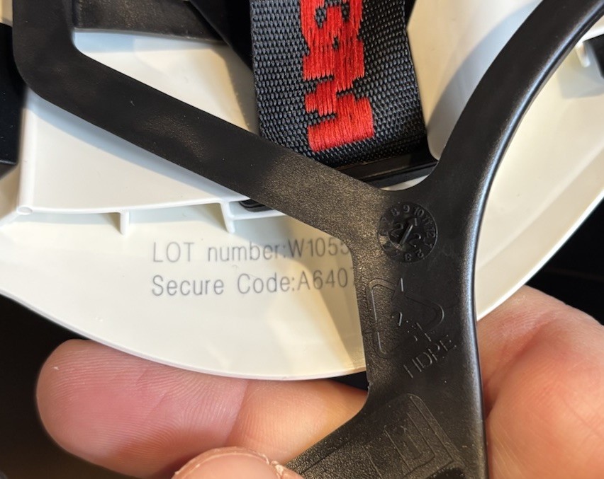 3M SecureFit Safety Helmet White X5001-ANSI Climbing Style Ratchet X5000 Size 50