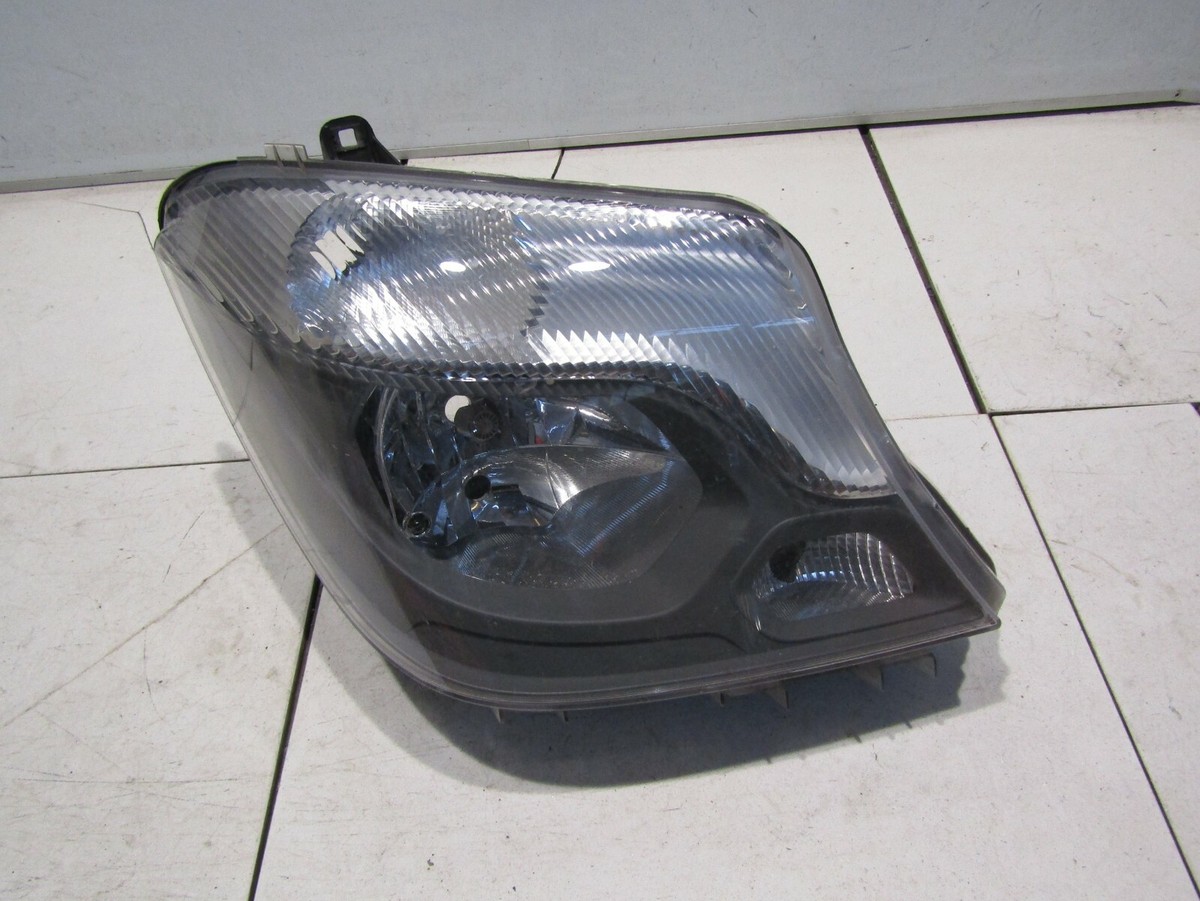 MERCEDES-BENZ SPRINTER W906 FRONT RIGHT HEADLIGHT P/N: A9068202661 