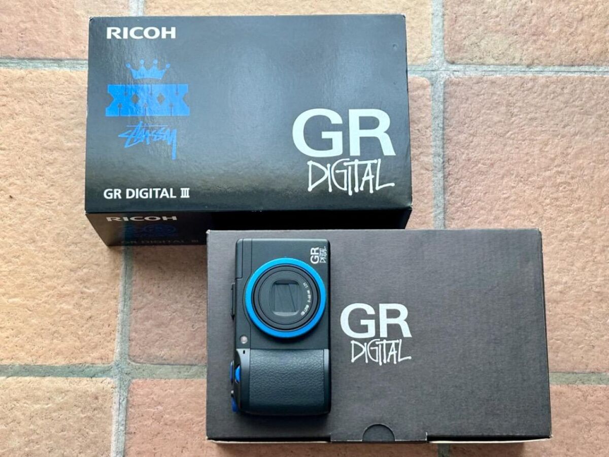 RICOH GR DIGITAL III stussy model Limited edition of 500 RICOH GR DIGITAL III stussy model Limited edition of 500