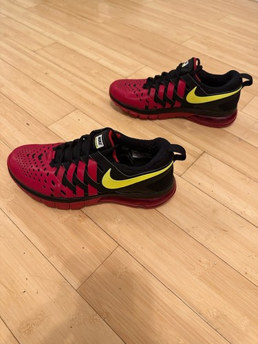 Size 9.5 Men Fingertrap Max NikeShoes 644673 670 Red Black - Picture 2 of 7