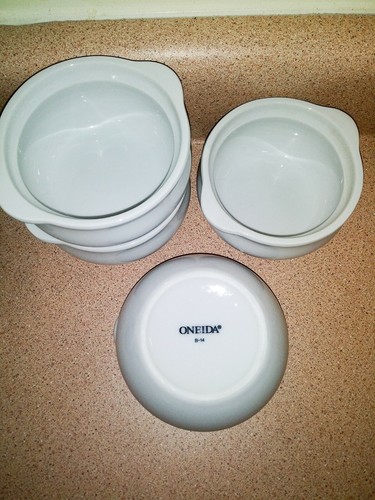 Set of FOUR Oneida White Mini Dipping Sauce Berry Desert Bowls - Picture 4 of 6