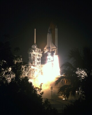 STS-56 Launch Space Shuttle Discovery 8X12 PHOTOGRAPH