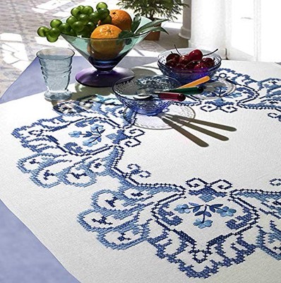 Stickpackung KLASSISCHE BLUMEN Tischdecke 80x80 cm Kreuzstich vorgez. Stickset 