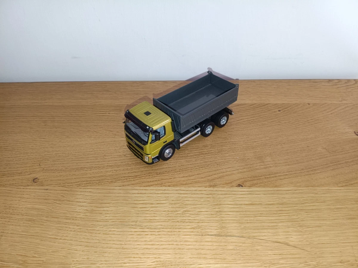 Collezione 6 camion bisarca, Burago, scala 1:43 | Autoricambi SanMauro Collezione 6 camion bisarca, Burago, scala 1:43 | Autoricambi SanMauro