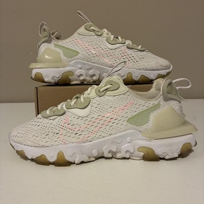 Nike DMSX React Vision Men's White Low Top Lace-Up Sneakers Size 8.5