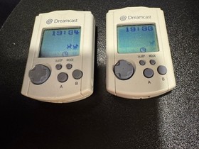 SEGA Dreamcast HKT-3020 2 Controllers/VMUs     As is  -  Bad drive?