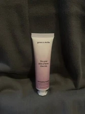 grace and stella moisturizing lavender body lotion