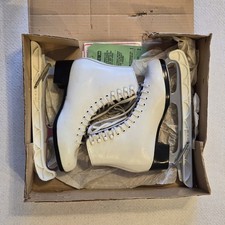 Vintage CCM Ice Queen Figure Skates Size 5 Made In Canada Ice Skating Skates