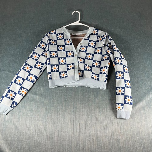 Suéter para mujer ZARA talla M azul blanco margarita flor cárdigan tejido recortado - Imagen 1 de 11
