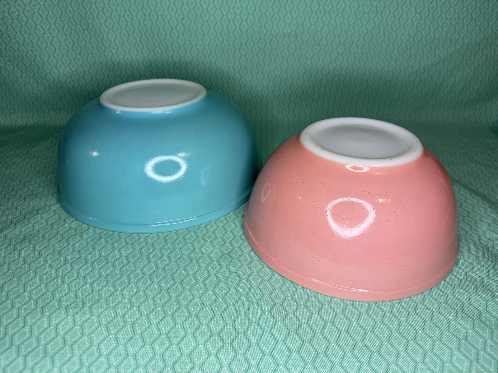 Pyrex JAJ Mixing Bowl Set x2 Pastel Blue Pink 26 cm 22 cm Mid Century Kitchen